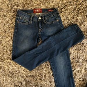 Like NEW Lucky Brand straight Jeans